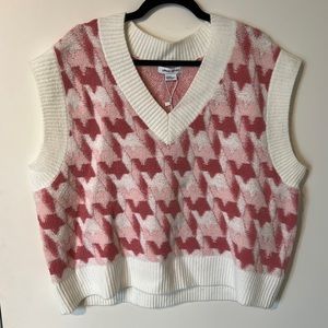 Urban Revivo Pink Argyle Textured Sweater Vest